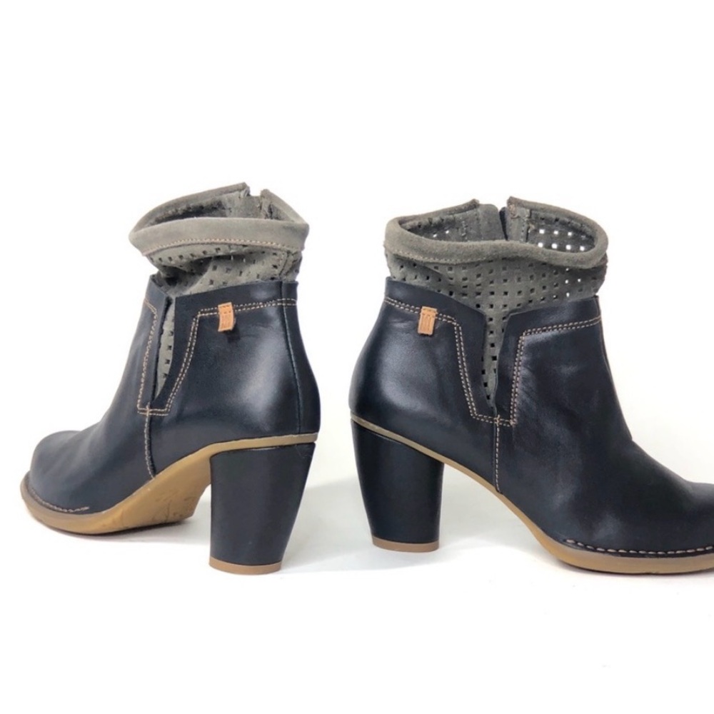 EL NATURALISTA Leather Navy Chunky Heels Booties - Picture 8 of 9